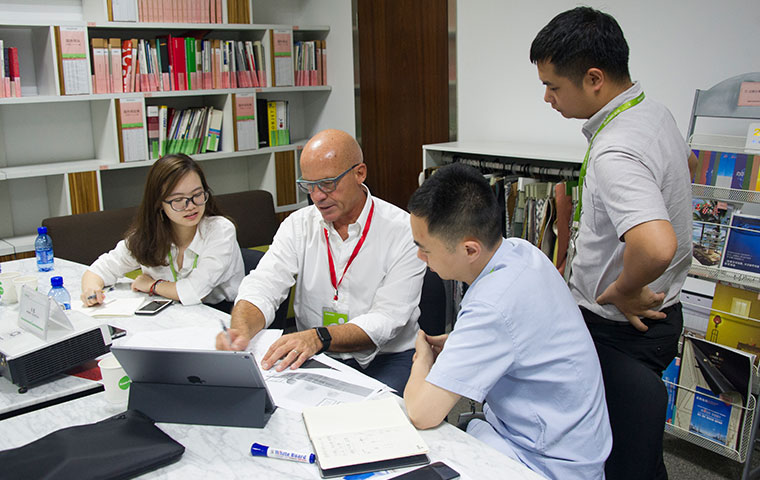 意大利著名設(shè)計(jì)機(jī)構(gòu)C/B來圣奧評審樣品