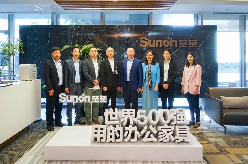 瑞泰信息孫海東,圣奧錢愛君、劉玲美、施銀嬌、趙秀江在圣奧辦公家具總部開啟全球化營銷服務新篇章